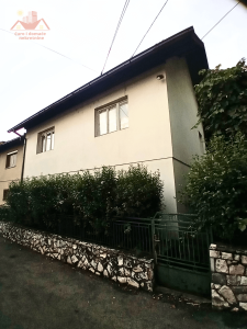 Kuća u srcu Gračanice Prodaje se kuća u Gračanici, Stubo