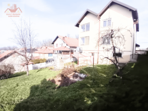 Gradačac. Kuća za prodaju, 1,5 km od centra Grada