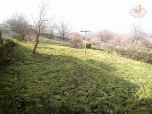 Gradačac. Kuća za prodaju, 1,5 km od centra Grada