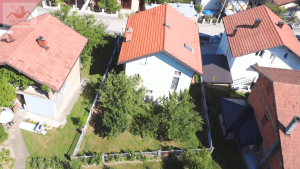 Prodaje se kuća sa dvorištem 430 m2 Gračanica, Ritašići