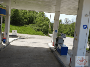 Prodaje se! Benzinska pumpa sa minimarketom u Gračanici