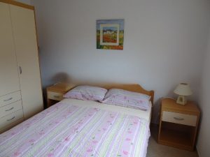 Trosobni apartman 52 m2. 300 m od mora