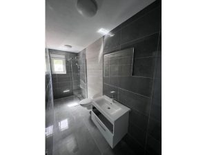 Apartmani u izgradnji. Odlična lokacija. 80 m od mora