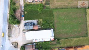 Prodaje se! Građevinsko zemljište površine 2.500 m2 u Gračanici. Obezbjeđene sve dozvole i izvedbeni projekat za proizvodno-skladišni objekat