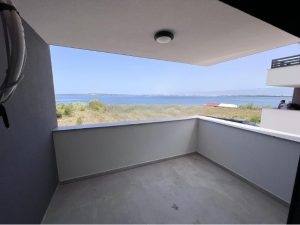 Apartmani u izgradnji. Odlična lokacija. 80 m od mora