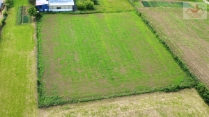 Prodaje se! Građevinsko zemljište površine 2.500 m2 u Gračanici. Obezbjeđene sve dozvole i izvedbeni projekat za proizvodno-skladišni objekat