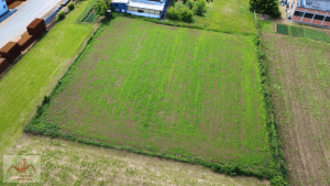 Prodaje se! Građevinsko zemljište površine 2.500 m2 u Gračanici. Obezbjeđene sve dozvole i izvedbeni projekat za proizvodno-skladišni objekat