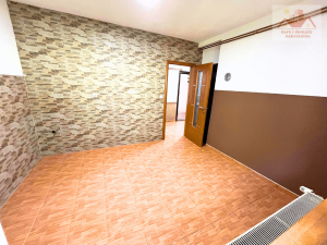 Prodaje se renoviran, dvosoban stan površine 56 m2. Gračanica, naselje Luke