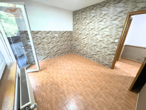Prodaje se renoviran, dvosoban stan površine 56 m2. Gračanica, naselje Luke