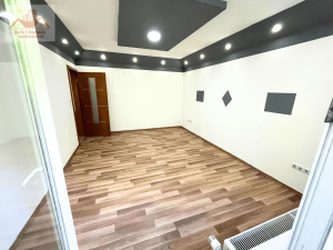 Prodaje se renoviran, dvosoban stan površine 56 m2. Gračanica, naselje Luke