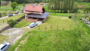 Prodaje se! Kuća u Pribavi. Udaljena 1,2 km od magistralnog puta M4