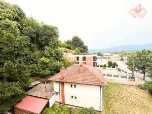 Prodaje se trosoban namješten stan 81 m2 u naselju Luke u Gračanici