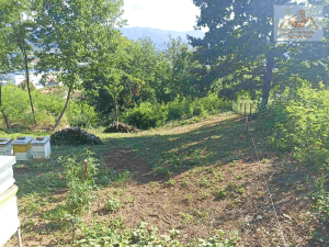 Prodaje se zemljište površine 1.375 m2. Gračanica, Korića Han