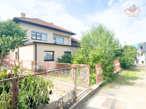 Prodaje se! Kuća u centru Gračanice. Pored gradske tržnice