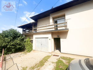 Prodaje se! Kuća u centru Gračanice. Pored gradske tržnice