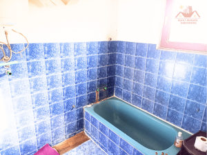 Prodaje se kuća u Klokotnici. Okružena prostranom livadom i šumom