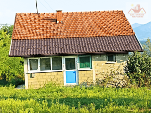 Prodaje se kuća u Klokotnici. Okružena prostranom livadom i šumom