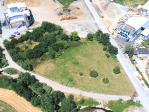 Prodaje se! Zemljište površine 8.325 m2. Industrijska zona Gračanica