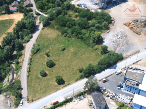 Prodaje se! Zemljište površine 8.325 m2. Industrijska zona Gračanica