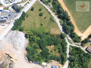 Prodaje se! Zemljište površine 8.325 m2. Industrijska zona Gračanica