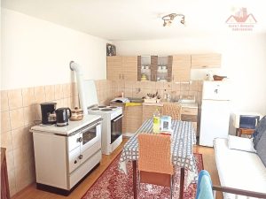 Prodaje se! Kuća sa dvorištem 732 m2. Naselje Javor, Gračanica