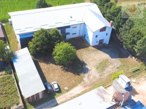Prodaje se! Poslovni objekat - farma brojlera u Maloj Brijesnici. Doboj Istok
