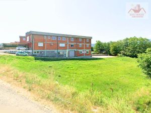 Prodaje se! Poslovni objekat i zemljište u Gračanici 720 m2. Pored magistralnog puta Doboj - Tuzla