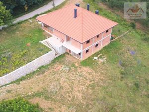 Prodaje se kuća u izgradnji sa imanjem i šumom - Gornja Lohinja, Gračanica