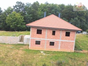 Prodaje se kuća u izgradnji sa imanjem i šumom - Gornja Lohinja, Gračanica