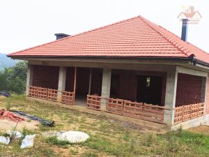 Prodaje se kuća u izgradnji sa imanjem i šumom - Gornja Lohinja, Gračanica
