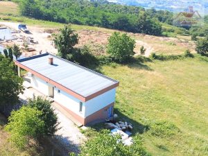 Prodaje se vikend kuća sa prostranim imanjem - Lendići, Gračanica