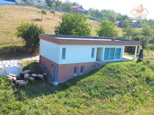 Prodaje se vikend kuća sa prostranim imanjem - Lendići, Gračanica