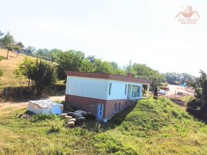 Prodaje se vikend kuća sa prostranim imanjem - Lendići, Gračanica