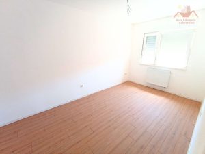 Malezijska ulica, Gračanica - na prodaju trosoban stan