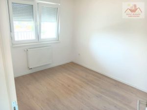 Prodaje se dvosoban stan u Gračanici 45 m2 - Malezijka 2