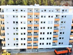 Prodaje se dvosoban stan u Gračanici 45 m2 - Malezijka 2