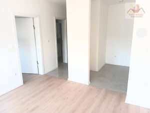 Prodaje se dvosoban stan u Gračanici 45 m2 - Malezijka 2