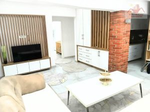 Prodaje se renoviran stan 63 m2 - Centar grada, Gračanica