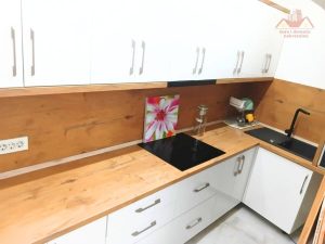 Prodaje se renoviran stan 63 m2 - Centar grada, Gračanica