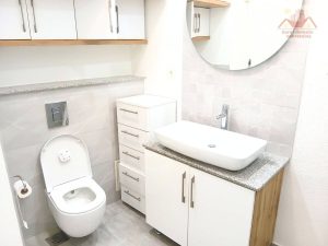 Prodaje se renoviran stan 63 m2 - Centar grada, Gračanica