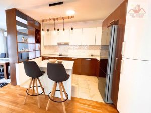 Prodaje se penthouse stan 150 m2 - Centar Gračanice