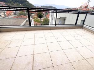 Prodaje se penthouse stan 150 m2 - Centar Gračanice