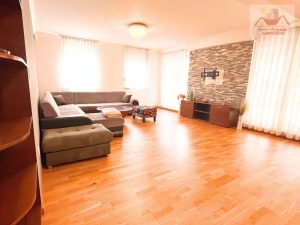 Prodaje se penthouse stan 150 m2 - Centar Gračanice