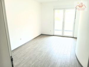 Prodaje se trosoban stan 100 m2 – Skver, Centar Gračanice