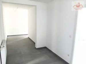 Prodaje se trosoban stan 100 m2 – Skver, Centar Gračanice