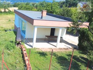 Prodaje se vikend kuća sa prostranim imanjem - Lendići, Gračanica